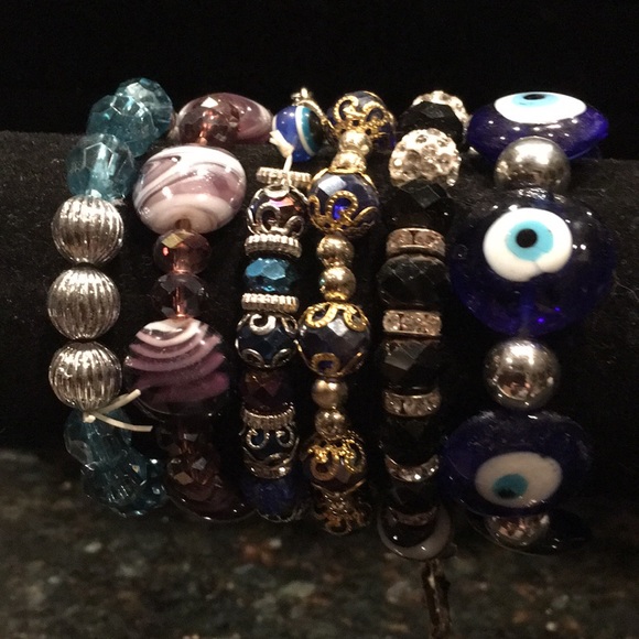 Jewelry - NWOT set of 6 Bohemian stretch bracelets